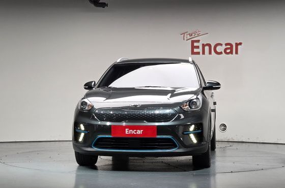 Kia Niro Prestige — пробег 35 460 км — фото 3 из 5