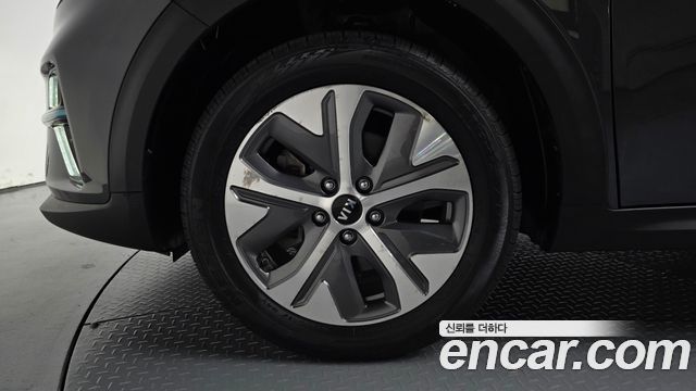 Kia Niro Prestige — пробег 35 460 км — фото 5 из 5