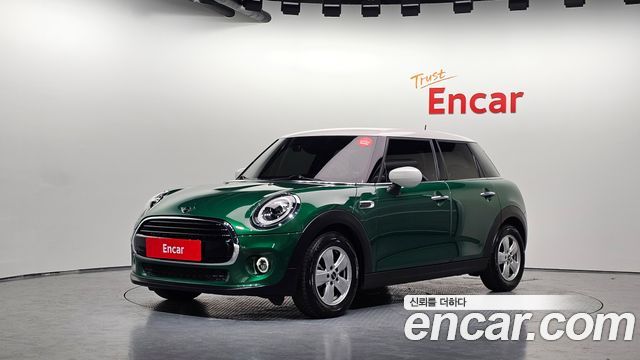Mini Cooper 5Door Standard 3rd — пробег 26 834 км — фото 1 из 5