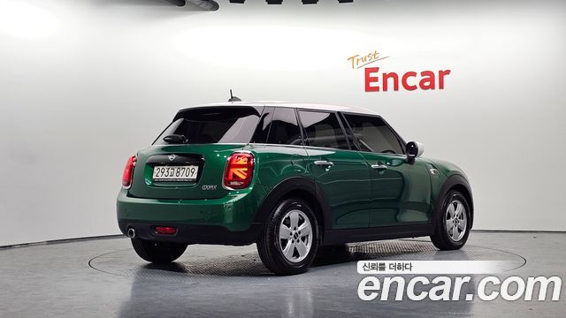 Mini Cooper 5Door Standard 3rd — пробег 26 834 км — фото 2 из 5