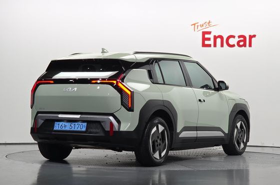 Kia EV3 Standard 2WD Air — пробег 7 788 км — фото 2 из 5