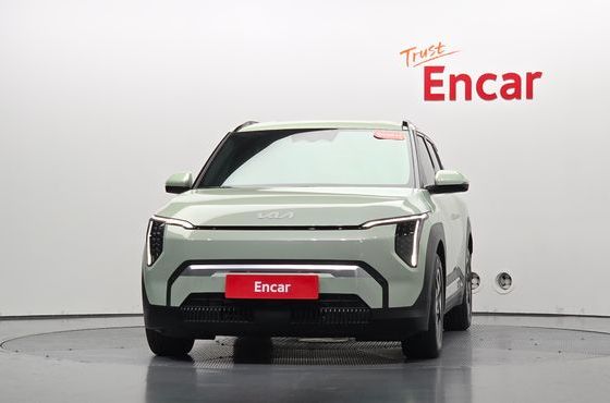 Kia EV3 Standard 2WD Air — пробег 7 788 км — фото 3 из 5