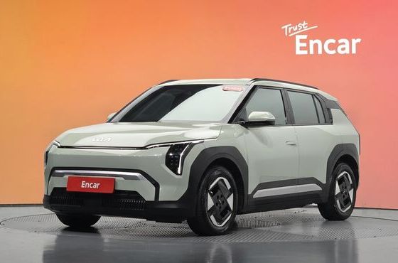Kia EV3 Standard 2WD Air — пробег 7 788 км — фото 1 из 5
