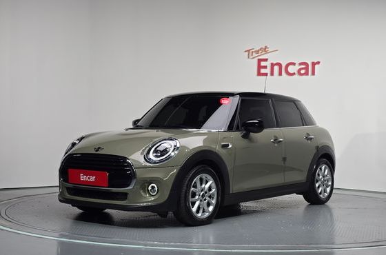 Mini Cooper 5Door HIGH 3rd — пробег 24 280 км — фото 1 из 5