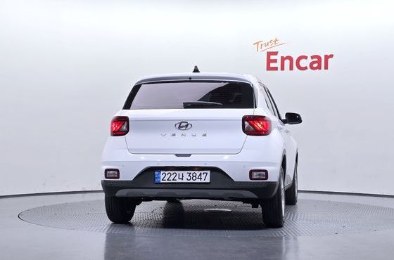 Hyundai Venue 1,6 Premium — пробег 18 632 км — фото 4 из 5