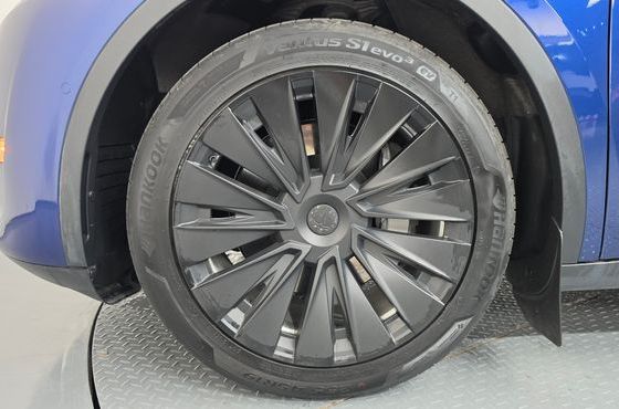 Tesla Model Y Standard Range RWD — пробег 83 582 км — фото 5 из 5