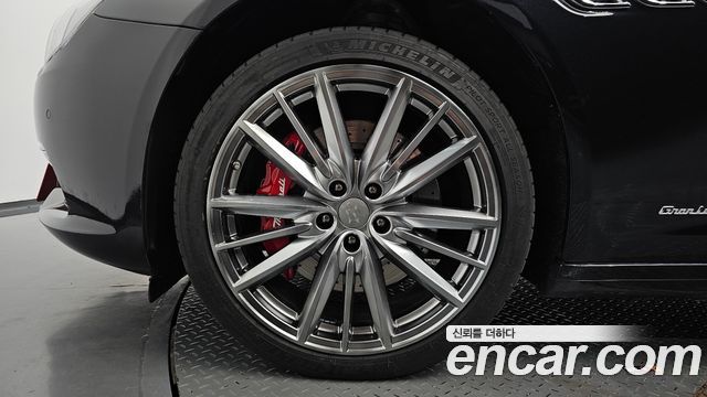 Maserati Quattroporte из Кореи Encar