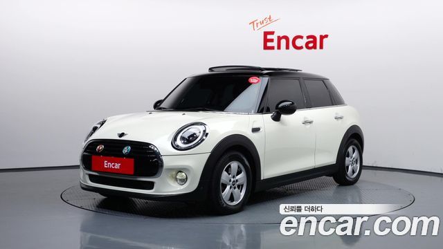 Mini Cooper 5Door Standard 3rd — пробег 117 837 км — фото 1 из 5