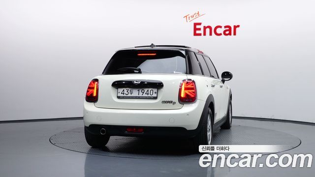 Mini Cooper 5Door Standard 3rd — пробег 117 837 км — фото 4 из 5
