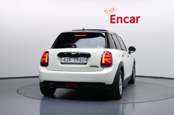 Mini Cooper 5Door Standard 3rd — пробег 117 837 км — фото 4 из 5
