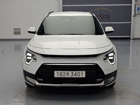 Kia Niro Prestige — пробег 65 238 км — фото 2 из 5