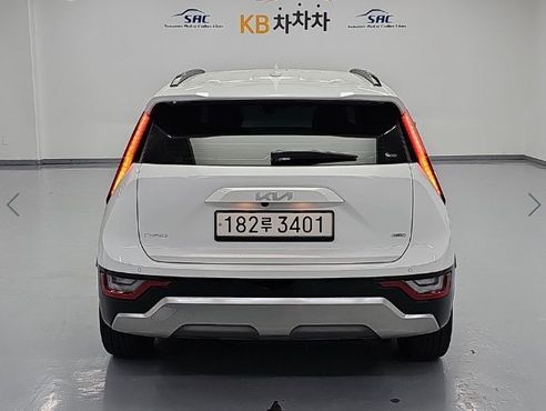 Kia Niro Prestige — пробег 65 238 км — фото 3 из 5