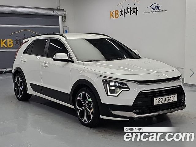 Kia Niro Prestige — пробег 65 238 км — фото 4 из 5