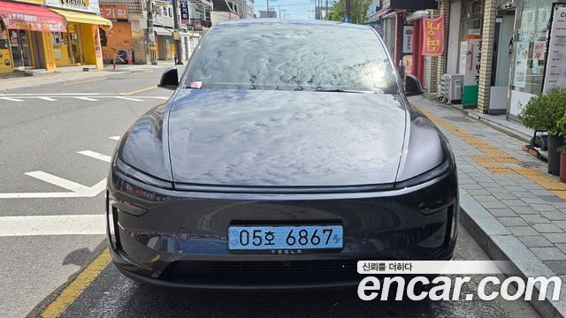 Tesla Model Y RWD — пробег 16 639 км — фото 1 из 5