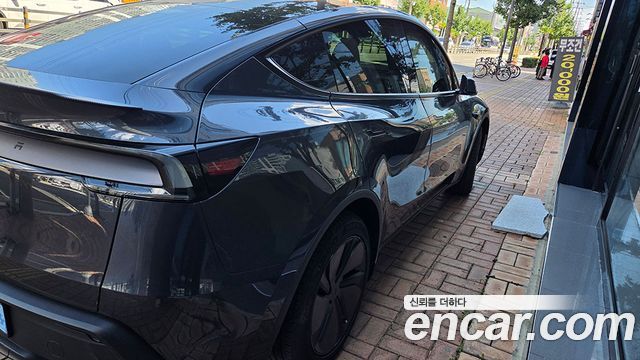 Tesla Model Y RWD — пробег 16 639 км — фото 4 из 5