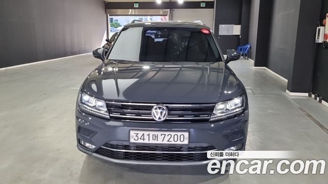 Volkswagen Tiguan 2.0 TDI Premium — пробег 93 000 км — фото 3 из 5