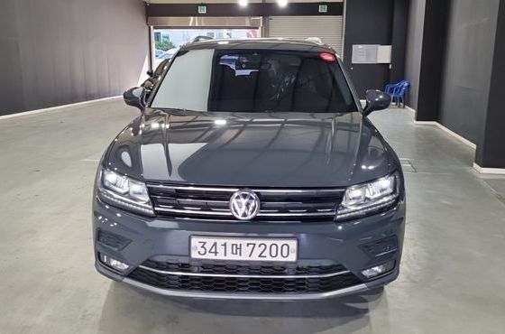 Volkswagen Tiguan 2.0 TDI Premium — пробег 93 000 км — фото 3 из 5