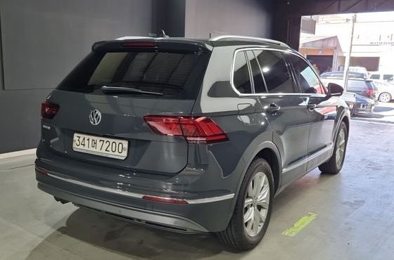 Volkswagen Tiguan 2.0 TDI Premium — пробег 93 000 км — фото 4 из 5