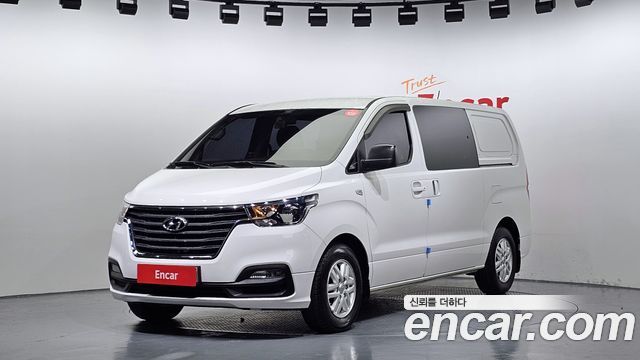 Hyundai Starex Van 5-Seater Smart — пробег 115 658 км — фото 1 из 5