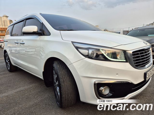 Kia Carnival 9-seater Luxury — пробег 84 000 км — фото 5 из 5