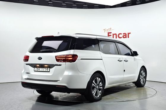 Kia Carnival 11-Seater Prestige — пробег 118 320 км — фото 2 из 5