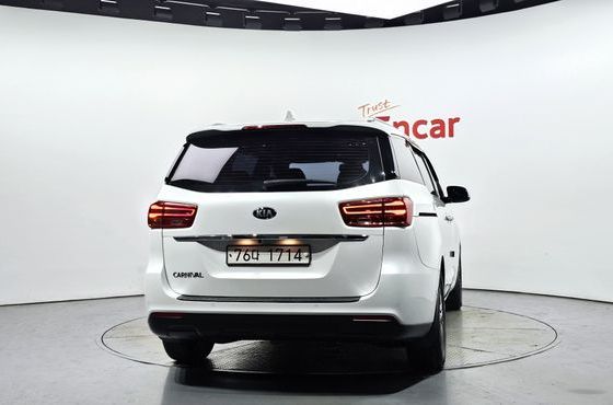 Kia Carnival 11-Seater Prestige — пробег 118 320 км — фото 4 из 5