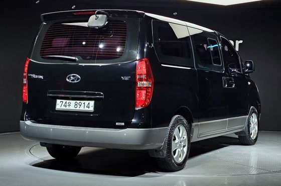 Hyundai Starex 4WD 11-Seater Wagon HVX VIP Package — пробег 58 524 км — фото 2 из 5