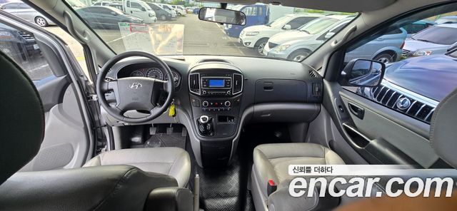 Hyundai Starex Van 5-Seater Smart — пробег 105 660 км — фото 2 из 5