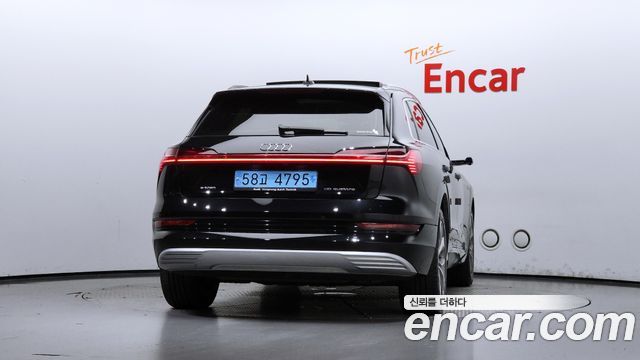 Audi e-tron из Кореи Encar