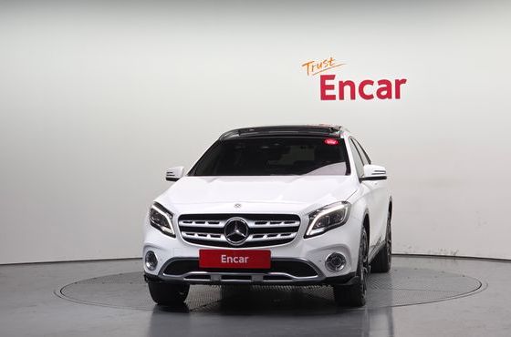 Mercedes-Benz GLA-Class GLA250 4MATIC — пробег 70 028 км — фото 3 из 5
