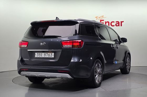 Kia Carnival 9-seater Noblesse — пробег 174 181 км — фото 2 из 5