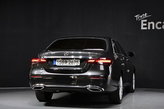 Mercedes-Benz E-Class E220d 4MATIC Exclusive — пробег 56 699 км — фото 4 из 5