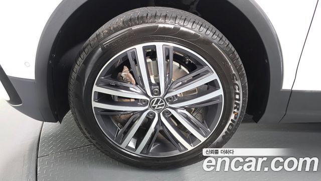 Volkswagen Tiguan 2.0 TSI Prestige — пробег 12 067 км — фото 5 из 5