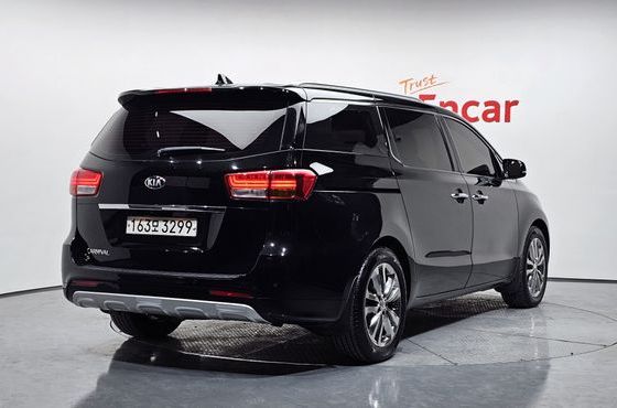 Kia Carnival 9-seater Noblesse — пробег 67 964 км — фото 2 из 5