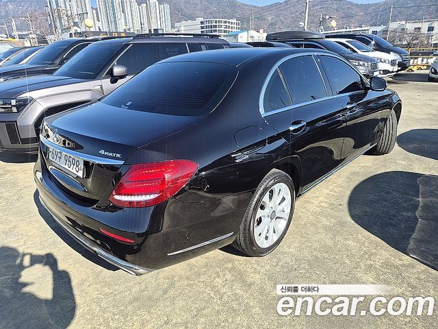 Mercedes-Benz E-Class из Кореи Encar