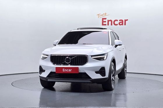 Volvo XC40 B4 Ultra Bright — пробег 5 908 км — фото 3 из 5