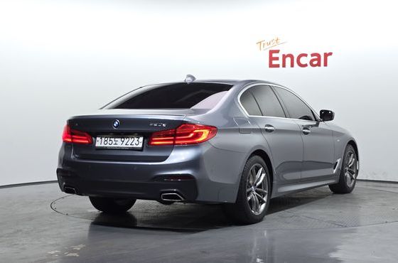 BMW 5-Series 520d xDrive M Sport Package Plus — пробег 101 193 км — фото 2 из 5