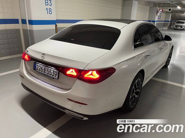 Mercedes-Benz E-Class E200 Avantgarde — пробег 3 800 км — фото 2 из 5