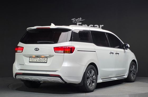 Kia Carnival 9-seater Noblesse — пробег 128 546 км — фото 2 из 5