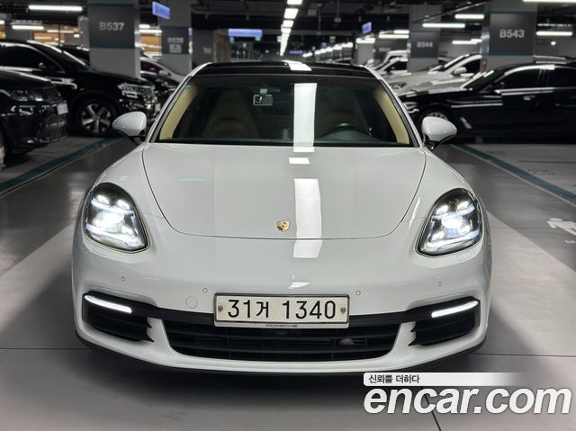 Porsche Panamera 3.0 AWD — пробег 179 565 км — фото 1 из 5