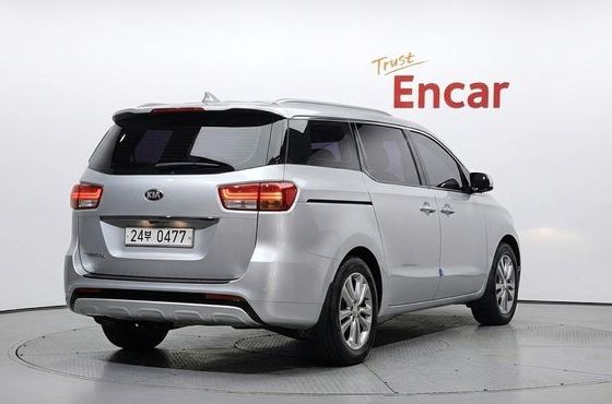 Kia Carnival 9-seater Prestige — пробег 100 818 км — фото 4 из 5