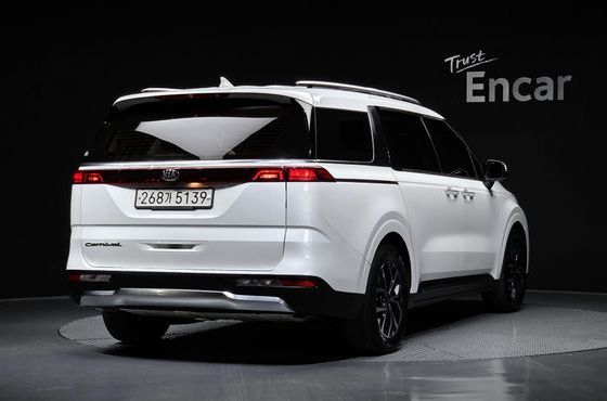 Kia Carnival 9-Seater Signature — пробег 70 419 км — фото 2 из 5