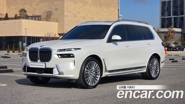 BMW X7 xDrive 40i Design Pure Excellence 6-Seater — пробег 11 336 км — фото 1 из 5