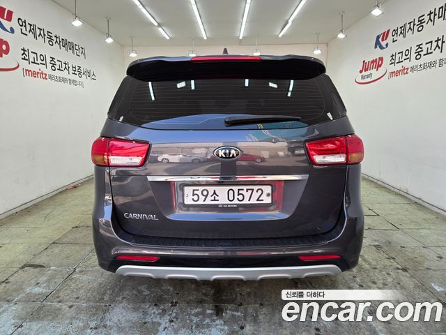 Kia Carnival 9-seater Prestige — пробег 189 604 км — фото 2 из 5