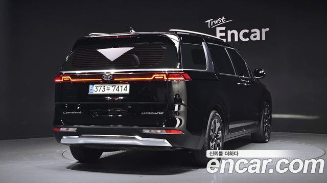 Kia Carnival 7-Seater Signature — пробег 49 820 км — фото 2 из 5