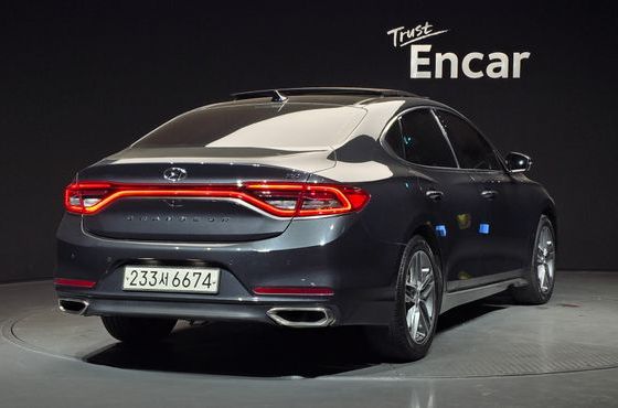 Hyundai Grandeur 3.0 Premium — пробег 50 000 км — фото 2 из 5