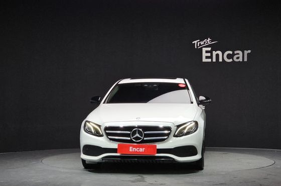 Mercedes-Benz E-Class E220d Avantgarde — пробег 124 636 км — фото 3 из 5
