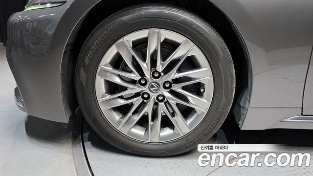 Lexus LS 3.5 Luxury AWD — пробег 82 070 км — фото 5 из 5