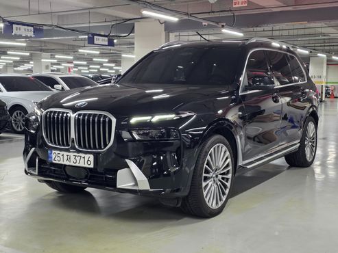 BMW X7 xDrive 40i Design Pure Excellence 6-Seater — пробег 24 000 км — фото 1 из 5