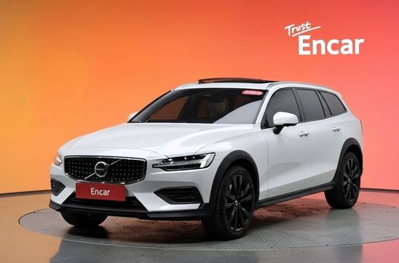 Volvo V60 B5 Ultimate AWD — пробег 19 034 км — фото 1 из 5